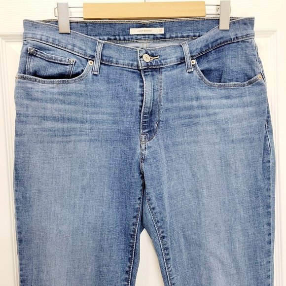*SOLD*LEVI'S Women's Curvy Bootcut Mid Rise Medium - Picture 2 of 9
